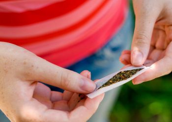 How Long Does Weed Stay in Your System? | Urine, Blood, Saliva, Hair Test