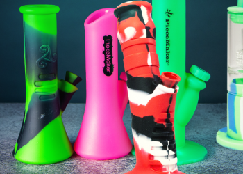 How Safe Is Using Silicone Bongs | Pipes? Detailed Guide