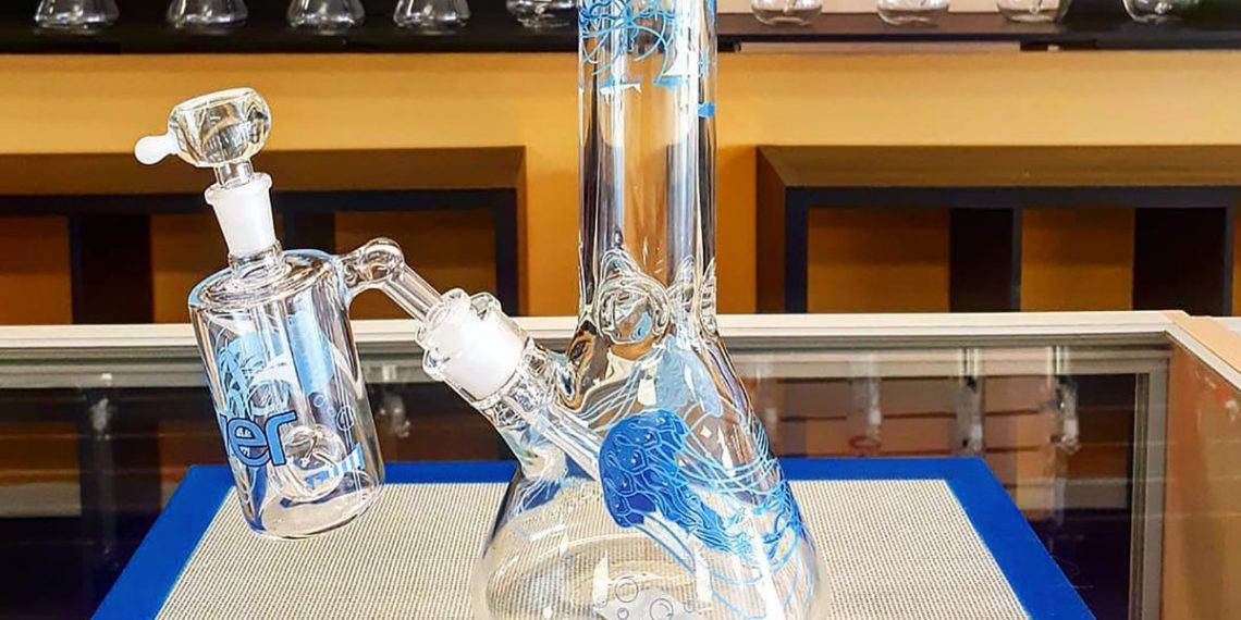 7 Best Ash Catchers for Your Bong or Water Pipe