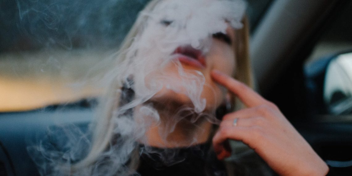 How Long Does Weed Stay in the System of a Skinny Girl ?