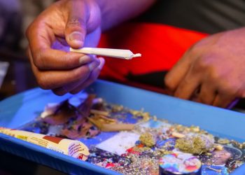Can You Use Tissue Paper To Roll A Joint?