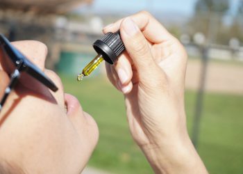 The Surprising Ways That CBD Oil Can Improve Your Health